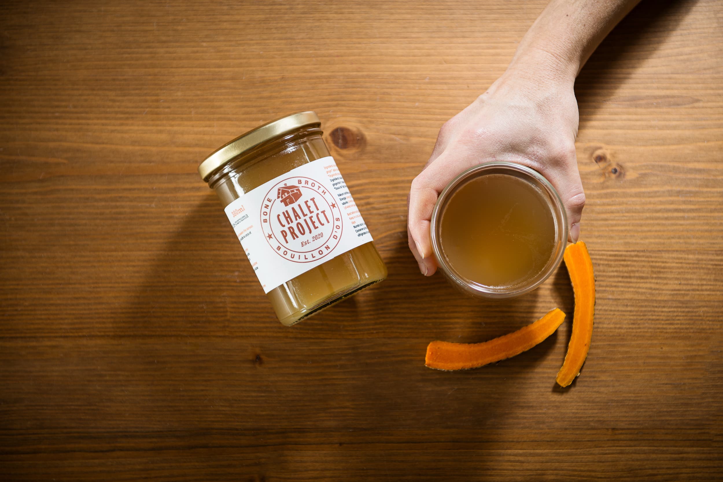 Bouillon d'os de poulet, gigembre & curcuma